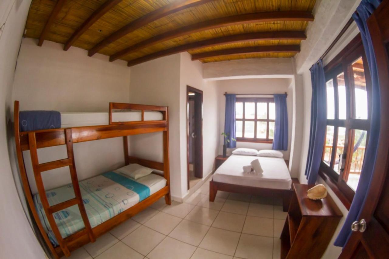 Cocoa Inn Hostal Каноа Екстериор снимка