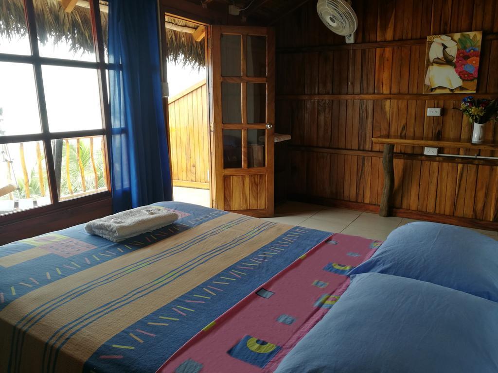 Cocoa Inn Hostal Каноа Екстериор снимка