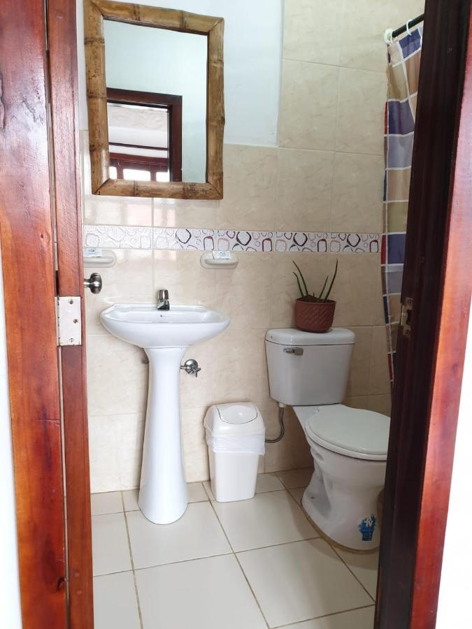 Cocoa Inn Hostal Каноа Екстериор снимка