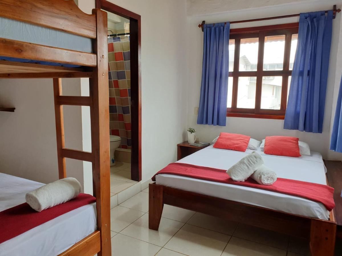 Cocoa Inn Hostal Каноа Екстериор снимка