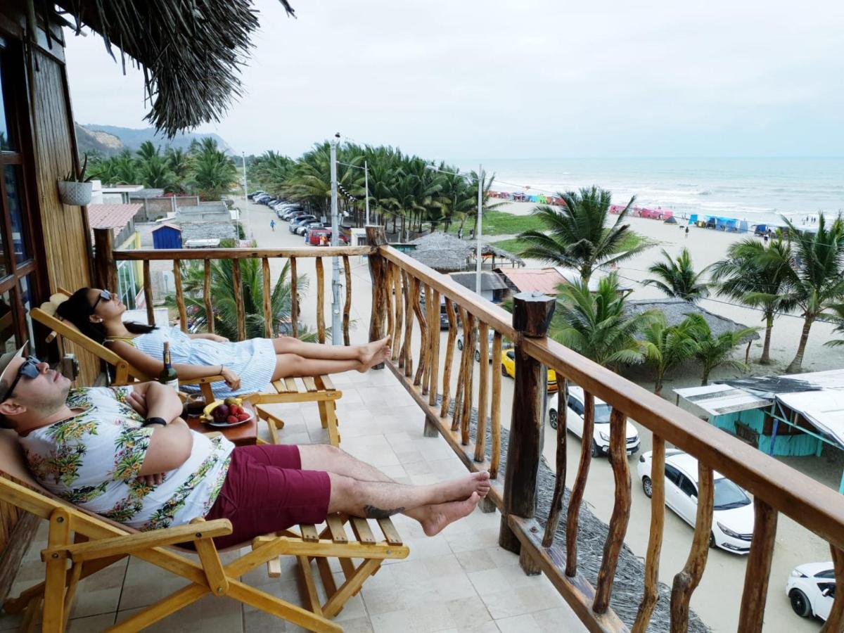 Cocoa Inn Hostal Каноа Екстериор снимка
